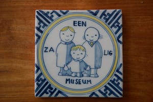 Dick Bruna - Keramische Tegel - Een Zalig Museum - 1973 kopen? Bied vanaf 75!