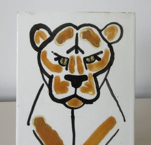 Vallauris Keramiek - Kunst aardewerken tegel gestileerde tijger - gesigneerd kopen? Bied vanaf 1!