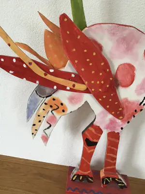 Niet of onleesbaar gesigneerd - Houten kleurrijk sculptuur van vogel kopen? Bied vanaf 1!