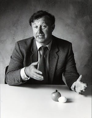 Paul Huf - Foto, lot van twee los ingelijste portretten van o.a. Sir. Terrence Conran kopen? Bied vanaf 1!
