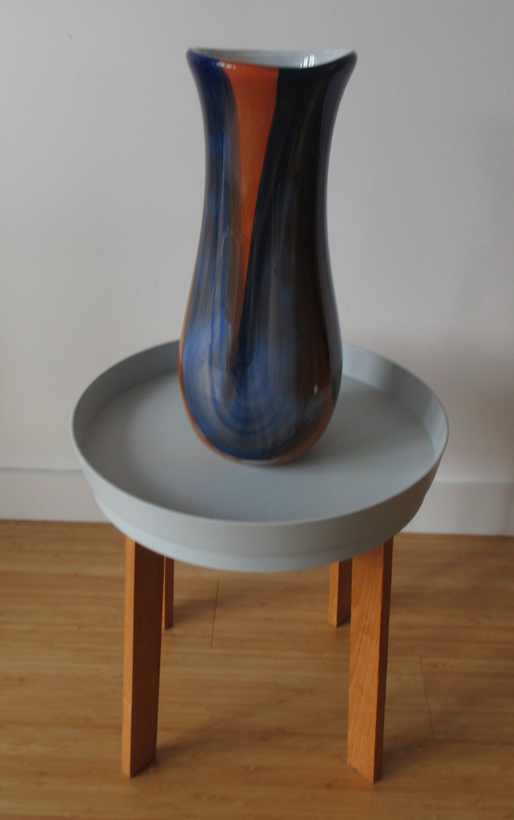 Niet of onleesbaar gesigneerd - Grote studio glazen vaas gesigneerd en gedateerd 2002 kopen? Bied vanaf 1!