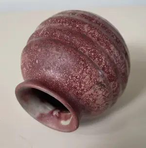 Mobach Keramiek - Rood ribbelvaasje kopen? Bied vanaf 25!