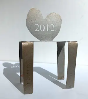 Klaas Gubbels - Hart van Nederland, handgesigneerd metalen beeld (2011/12) kaufen? Bieten Sie von 195!
