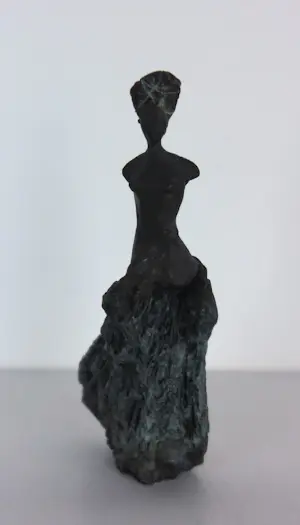 Mieke Oldenburg - Drie bronzen beeldjes, Vrouwfiguren kopen? Bied vanaf 150!