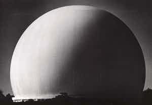 Aart Klein - Le Radôme, gelatinezilverdruk verkocht voor € 275!