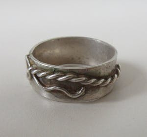 Niet of onleesbaar gesigneerd - Vintage Studio zilveren ring - 1e gehalte zilver (925) kopen? Bied vanaf 1!