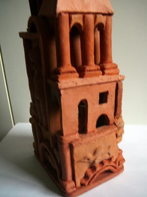 Arie J. Bouter - Toren chamotte klei -1999- kopen? Bied vanaf 80!