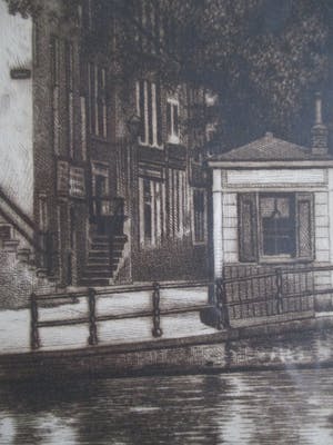 Niet of onleesbaar gesigneerd - Ingelijste ets Groenburgwal Amsterdam, gesigneerd kopen? Bied vanaf 1!