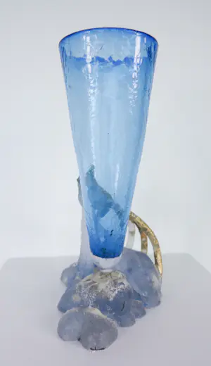 Richard Price - Sculptuur met vaas van glas (unicum), Flights of Fancy kopen? Bied vanaf 300!