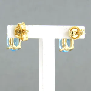 18k gouden oorknoppen bezet met topaas tot. 1,90ct en briljant geslepen diamant kopen? Bied vanaf 260!