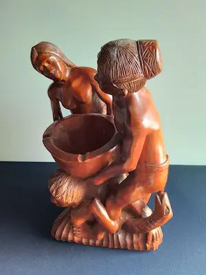 Niet of onleesbaar gesigneerd - Prachtig houten beeld van bontoc stam uit de Filippijnen kopen? Bied vanaf 1!