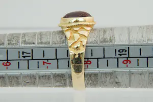75- mooi bewerkte 18Krt geel gouden ring met cabuchon geslepen kleursteen kopen? Bied vanaf 220!