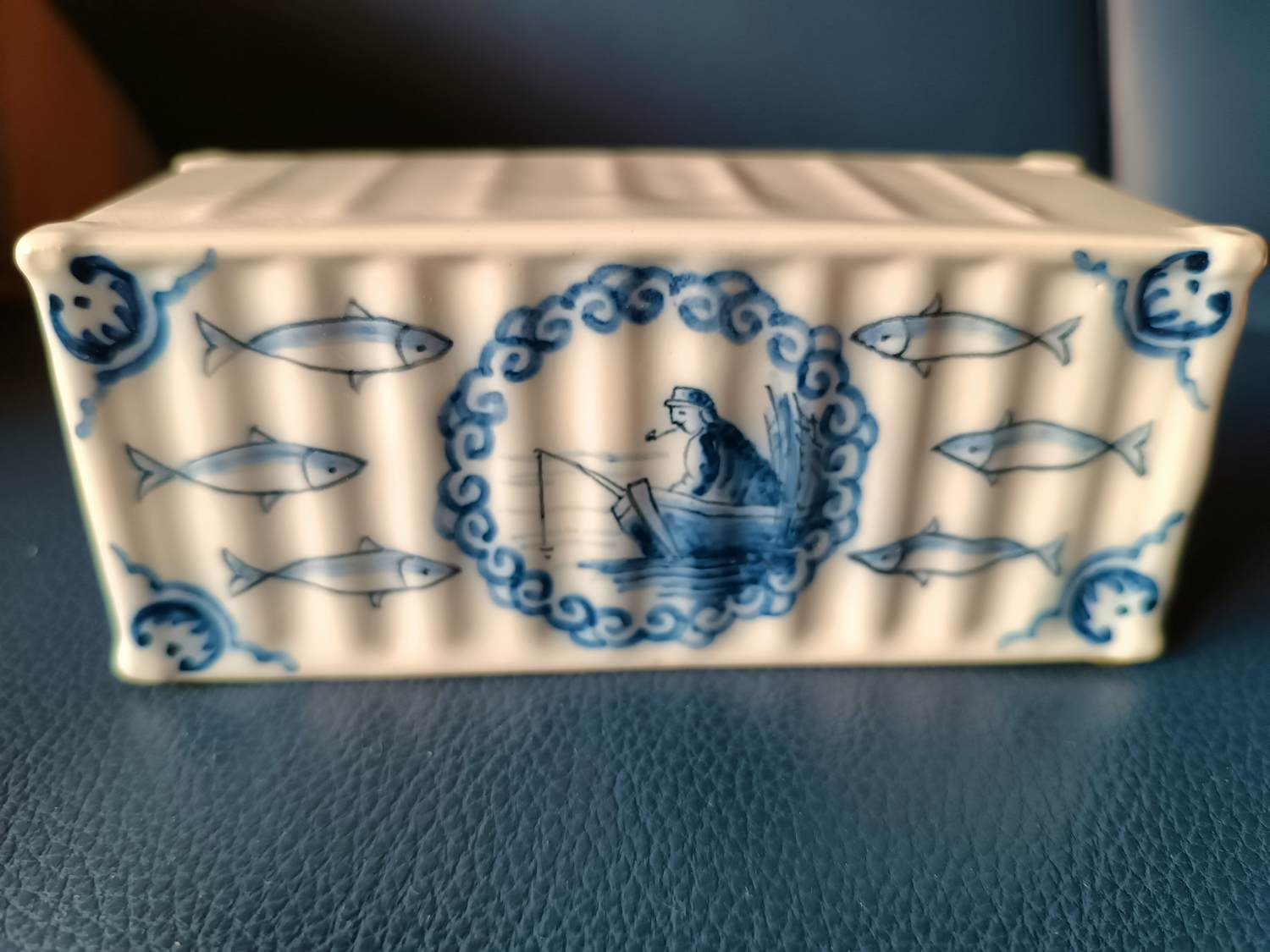 Koninklijke Tichelaar Makkum - Hugo Kaagman – Art on a Box Container 373/500 – Royal Tichelaar Makkum kopen? Bied vanaf 250!