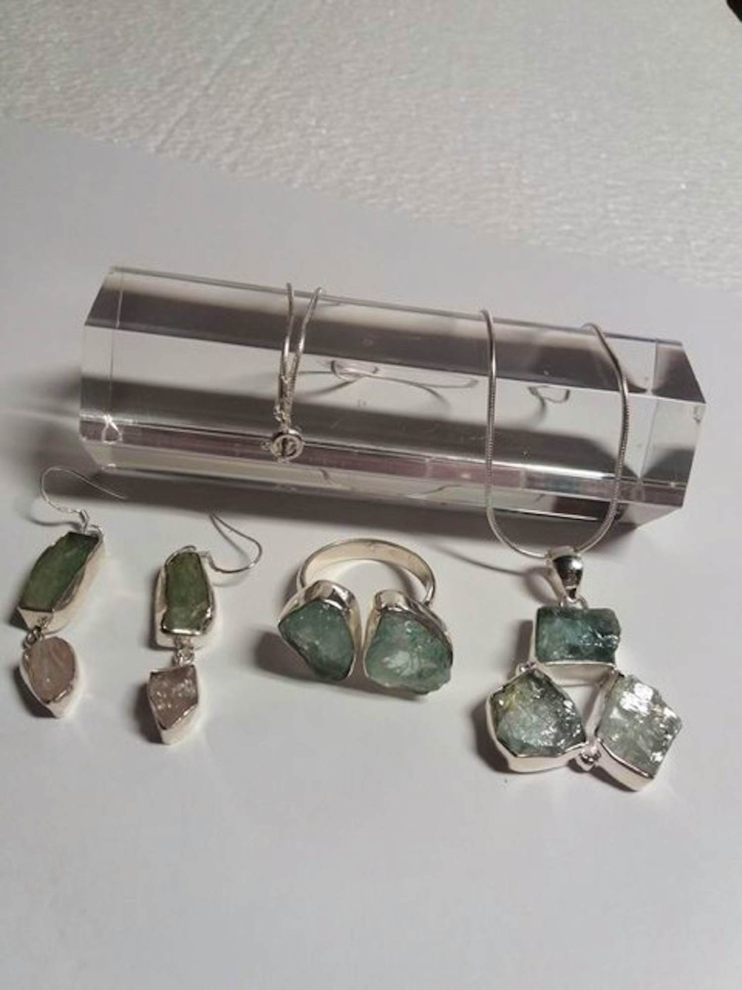 Set Zilveren sieraden  met Ruwe Aquamarijn . verkocht voor € 95!