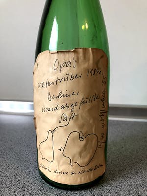 Wolf Kahlen - "Opa's naturtrubes 1984er handabgefulltes saft" - Bijzonder Object kopen? Bied vanaf 99!