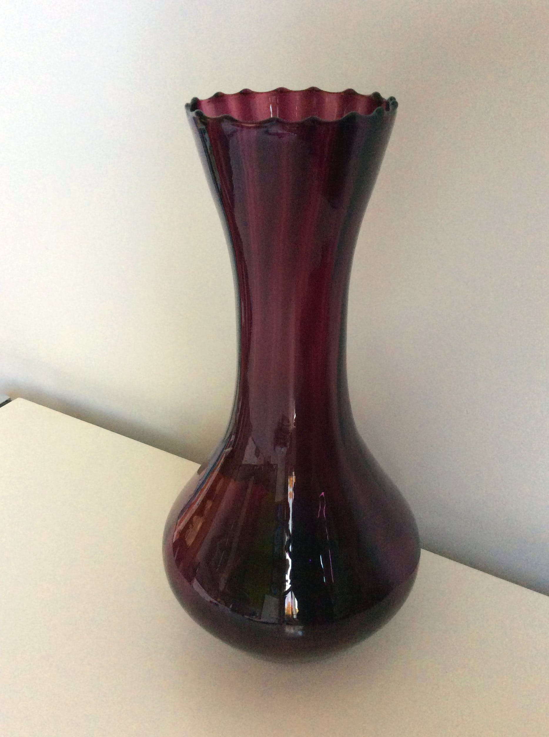 Doyen Glas - grote aubergine vaas - verticale optiek kopen? Bied vanaf 40!