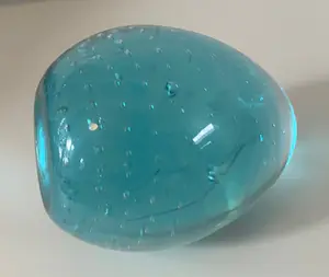 Niet of onleesbaar gesigneerd - Studio glazen presse papier ei-vorm gesigneerd Wils - 2004 kopen? Bied vanaf 1!