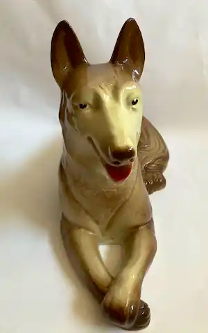 Faiencerie Lunéville-Saint-Clément - middelgroot beeld - liggende hond vendu pour 20€ !