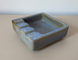 Potterij Zaalberg - Asbak met lichtblauw kristalline glazuur kopen? Bied vanaf 1!