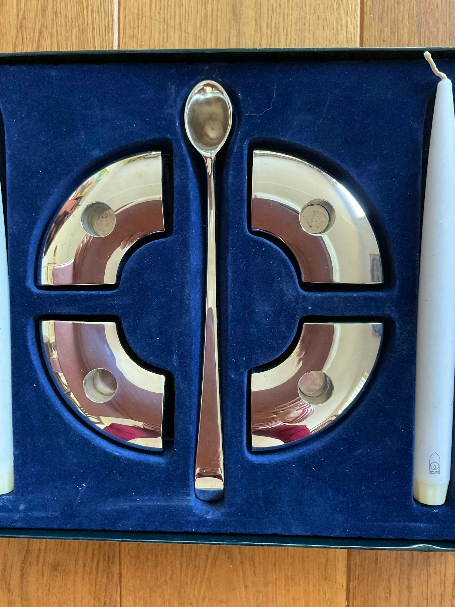 Koninklijke Van Kempen & Begeer - design kandelaars met kaarsen in doos. verkocht voor € 30!