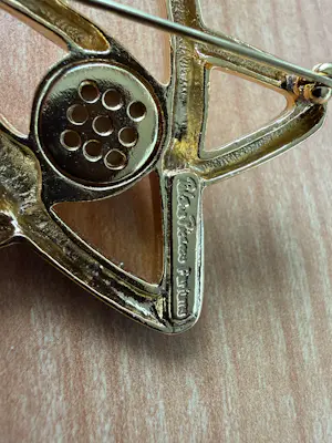 Paloma Picasso - Prachtige broche met rode steen. kopen? Bied vanaf 50!