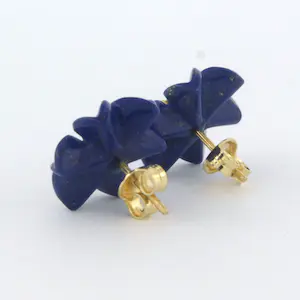 18k geel gouden oorknoppen met lapis lazuli en briljant geslepen diamant 0.08ct kopen? Bied vanaf 180!
