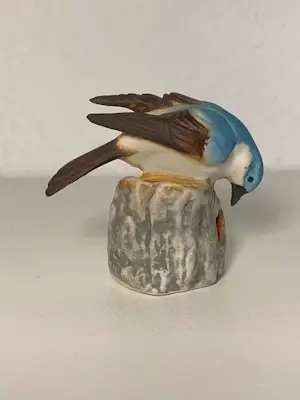 AcheterReal Fabbrica Capodimonte - 8 stuks Vogelsculpturen, Biscuit (ongeglazuurd) Porselein? Enchérissez de 85!