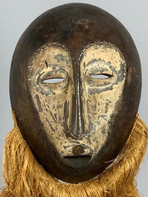 Lega - 191001 - Old Tribal used African mask from the Lega Bwami - Congo. kopen? Bied vanaf 65!