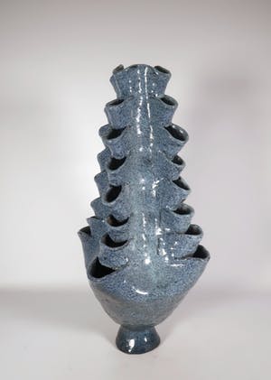 Peter von Hartsvelt Müller - Aardewerk, Blauwe tulpenvaas (Groot) kopen? Bied vanaf 1!