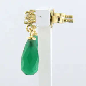 18k geel gouden oorhangers bezet met groene onyx en biljant geslepen diamant kopen? Bied vanaf 210!