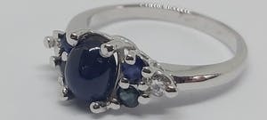 18 karaat witgouden ring met saffieren 3.0 ct en diamanten 0.10 ct kopen? Bied vanaf 450!