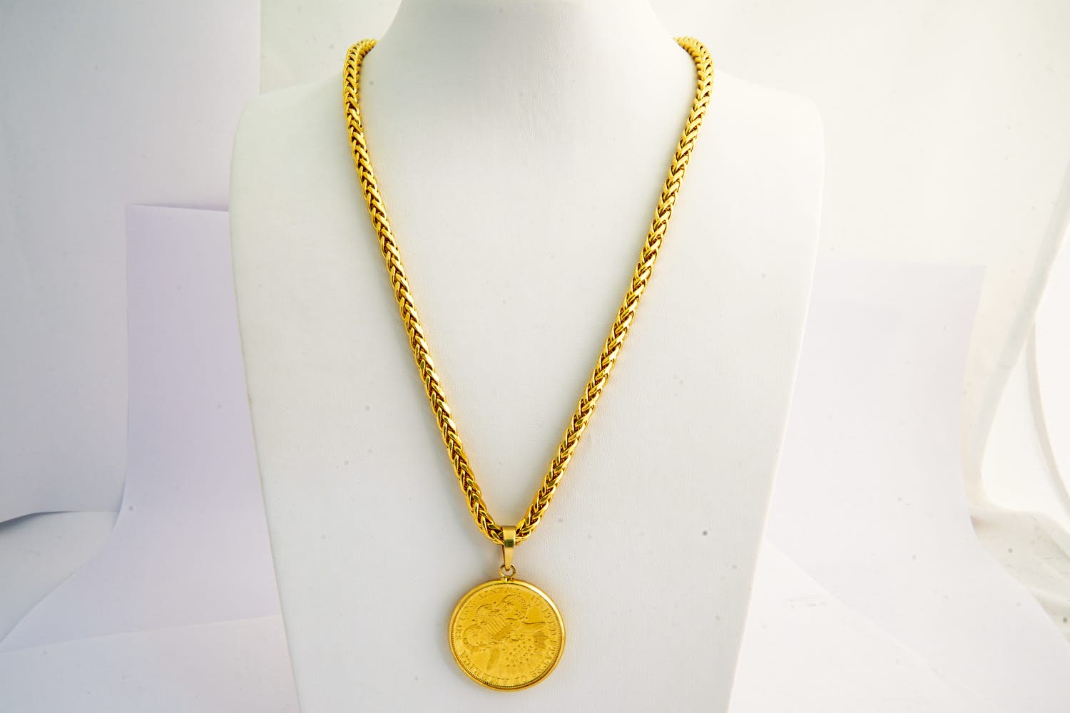 147- Hoog gehlt. 22 Krt gouden Vossestaart collier met zware USA 20$ munt/hanger kopen? Bied vanaf 3260!