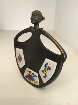 Corry Ammerlaan - Sculptuur “ Meisje met wijde rok “ kopen? Bied vanaf 40!