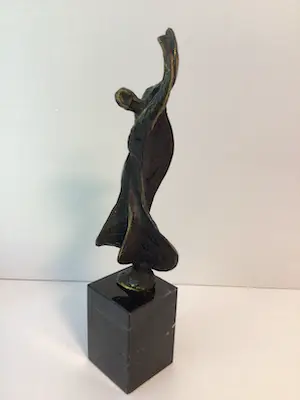 Bernadette Leijdekkers - Sculptuur “ DANS ! “ gesigneerd kopen? Bied vanaf 30!