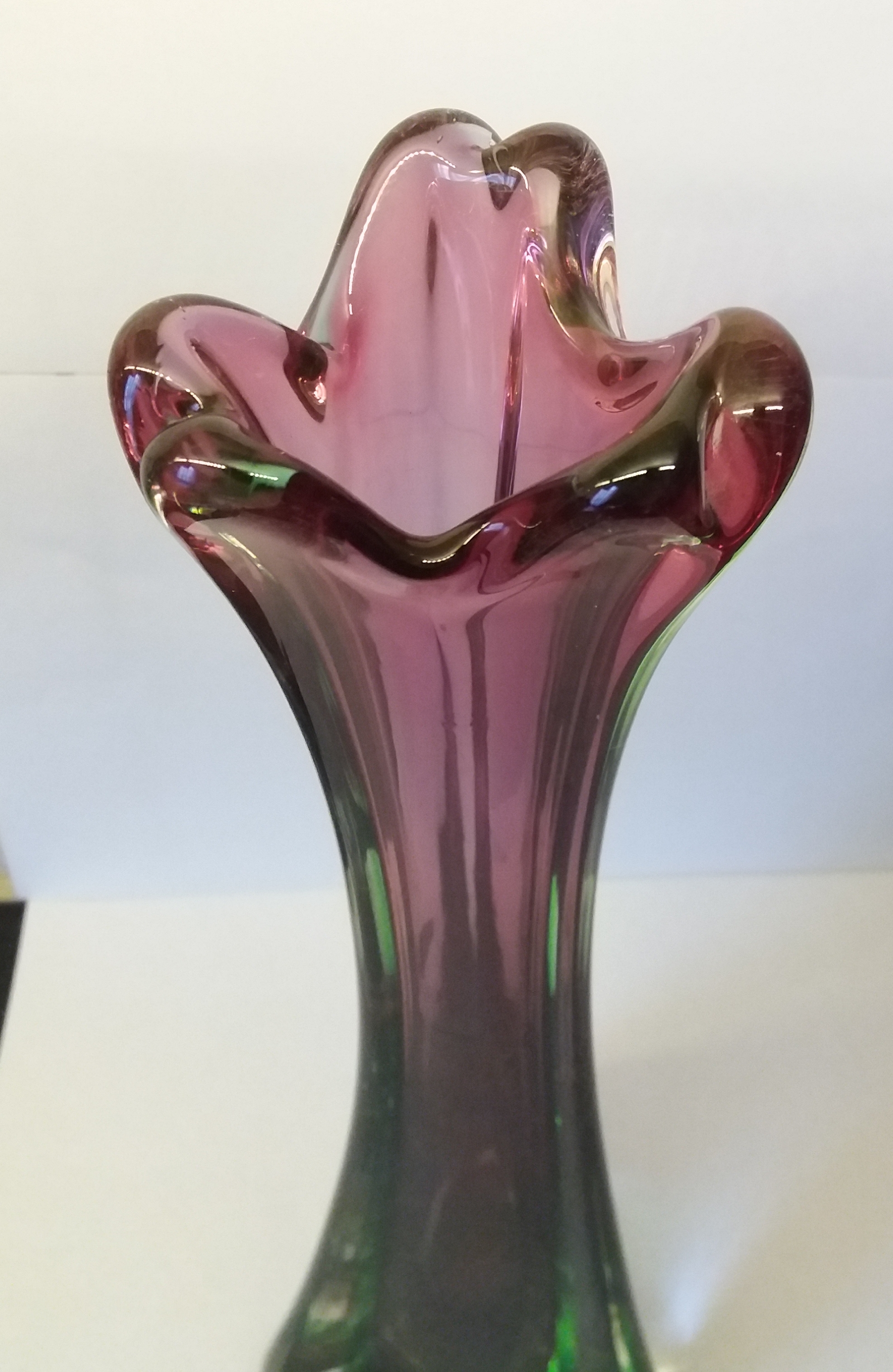 Niet of onleesbaar gesigneerd - paars groene Murano vaas kopen? Bied vanaf 1!