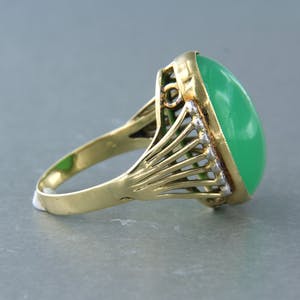 14k gouden ring bezet met chrysopaas en bolsjewiek geslepen diamant 0.20ct kopen? Bied vanaf 400!