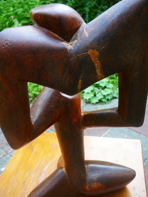 Niet of onleesbaar gesigneerd - 'Bezinning' -sculptuur, tropisch hardhout- kopen? Bied vanaf 10!
