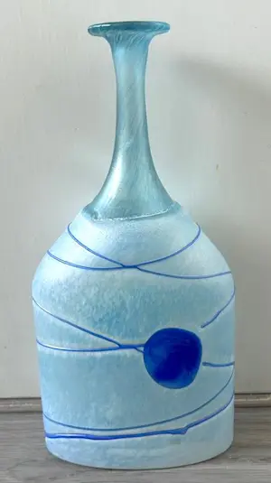 Kosta Boda - Galaxy Blue flesvaas Bertil Vallien kopen? Bied vanaf 109!