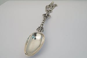 2577 - 2e geh. Zilveren zg. gelegenheidslepel "ruiter en paard" jaarletter 1963 kopen? Bied vanaf 30!