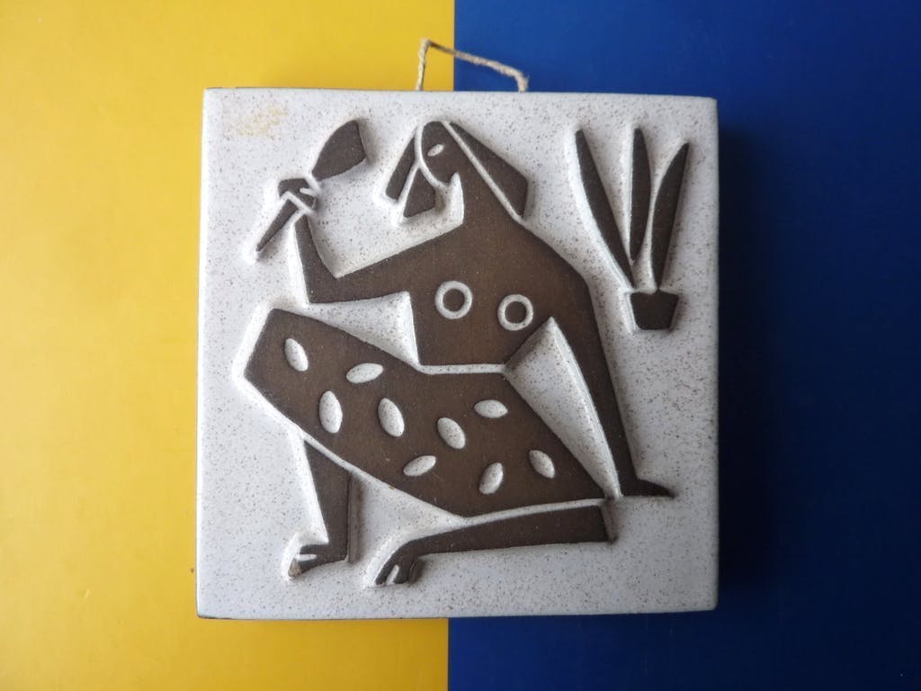 Faience- en Tegelfabriek Westraven -  Chanoir wandtegel "Maagd" Koos van der Sluys 1960 verkocht voor € 10!