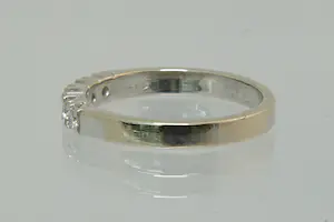 99 - Elegante 14Kt wit goud & diamanten ring met 5 briljanten ca. 0.25ct diamant kopen? Bied vanaf 270!