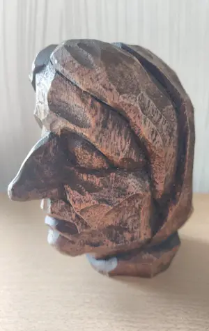 Buy Herman Cornelis - sculptuur hout Potret oude dame? Bid from 39!