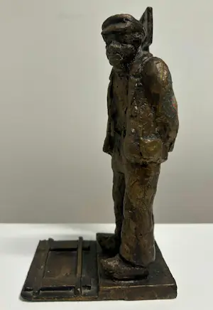 Adri de Waard - “Wachtende reiziger – station Ede-Wageningen” kopen? Bied vanaf 450!