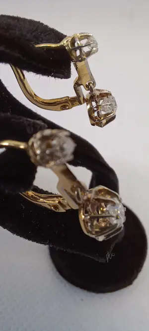 Gouden 18k oorbellen met diamanten ,toetsteen bij juwelier. kopen? Bied vanaf 350!