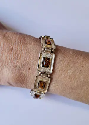 Ambachtelijke prachtige goudbruin amber sterling zilveren schakel armband kopen? Bied vanaf 125!