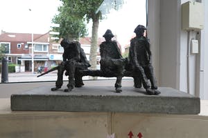 Jits Bakker - Mooi groot bronzen beeld, Op het bankje kopen? Bied vanaf 1800!