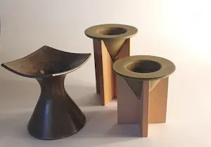 Cor Unum - Twwe kandelaars en boeketvaas kopen? Bied vanaf 45!
