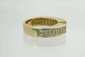 47 - Aparte 18 karaat geel gouden ring met diamant gezet ca 0.35 crt briljant kopen? Bied vanaf 380!