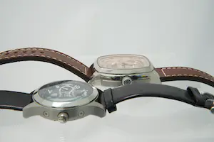 61 - Twee Stalen Unisex polshorloges met lederenbanden Fossil/Trail Automaten kopen? Bied vanaf 20!