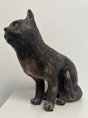 Tine Goudriaan-van Waning - Keramiek sculptuur | 'Poes' kopen? Bied vanaf 1!